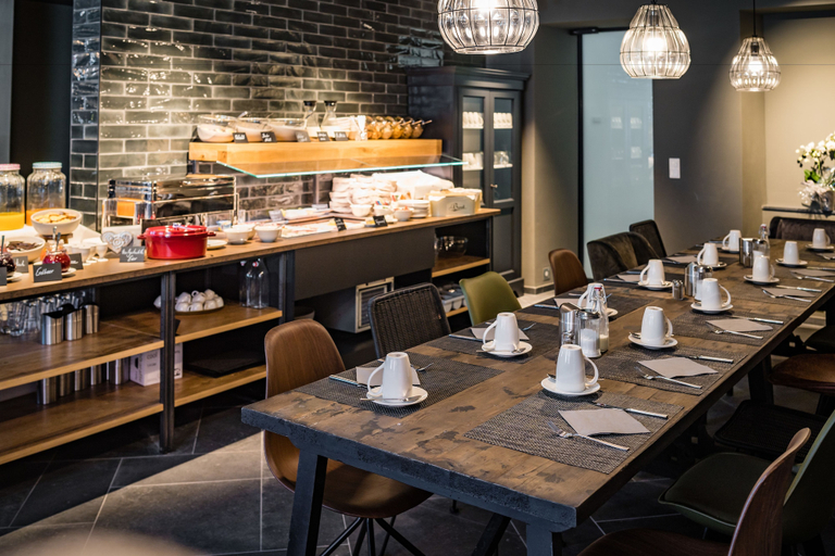 Food & Drinks 4, Goldene Traube - by Neugart, Bernkastel-Wittlich