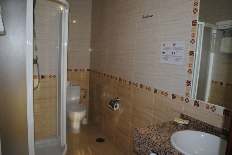 Bathroom 5, Hotel Albero, Granada