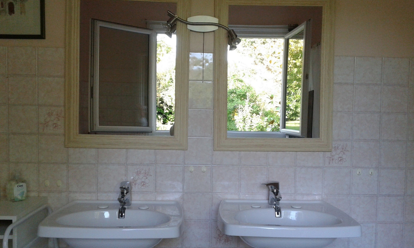 Bathroom 5, La Tour des Laudes, Vendée