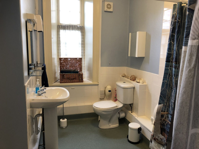 Bathroom, The Orangery Apartment, North Somerset