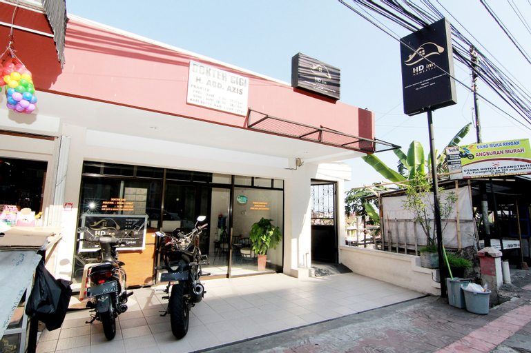 Exterior & Views 28
