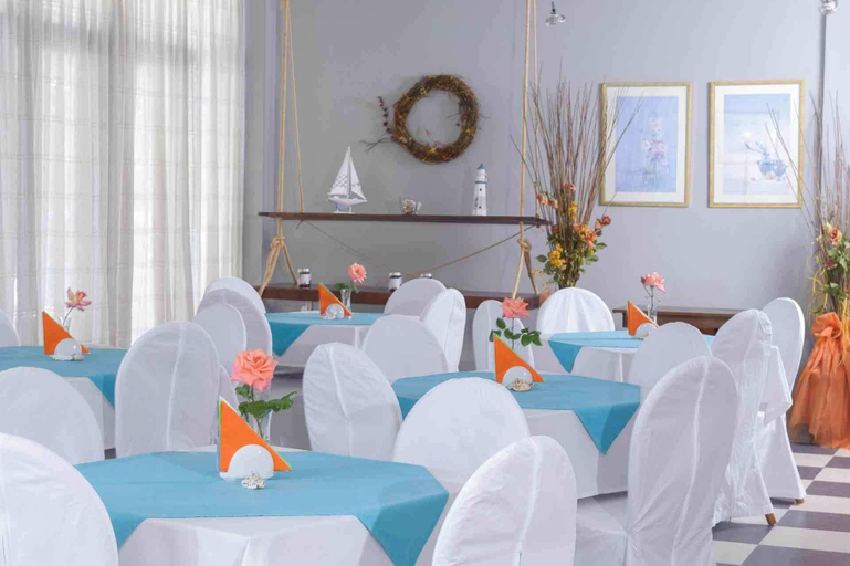 Food & Drinks 5, Karras' Star Hotel, North Aegean