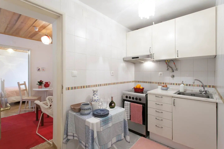 Others 5, Alfama Charming Apartment, Lisbon