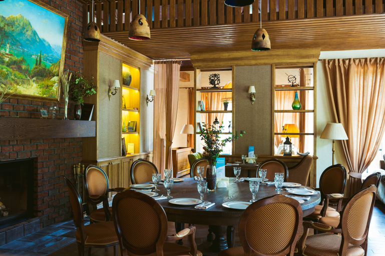 Food & Drinks 4, Tsarstvo Korolevstvo, Sankt-Peterburg gorsovet