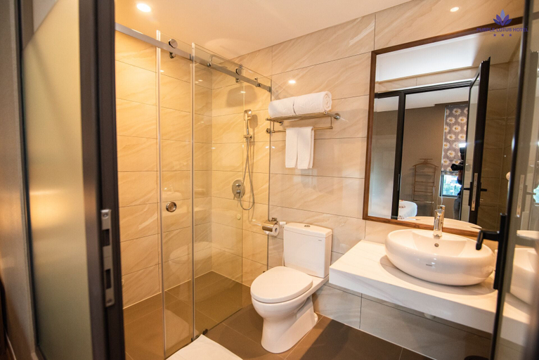 Bathroom 5, Purple Lotus Hotel, Hải Dương