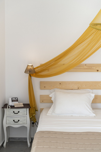 Bedroom 3, Parosland Hotel, South Aegean