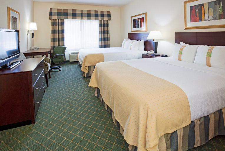 Bedroom 2, Holiday Inn Conference Ctr Marshfield by IHG, Wood