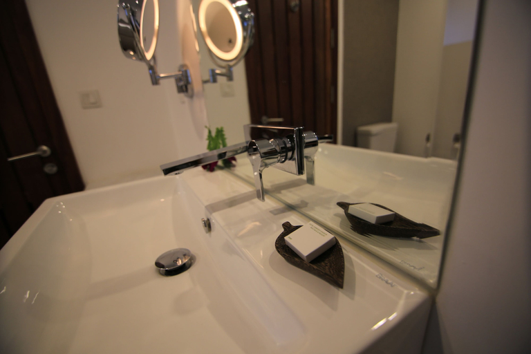 Bathroom 5, Hotel Somadevi Angkor Boutique and Resort, Siem Reap