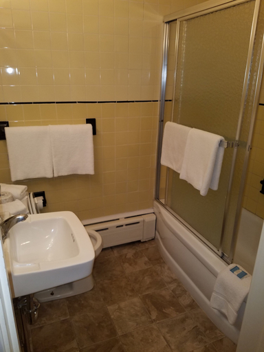 Bathroom 4, Simmons Motel, Dauphin