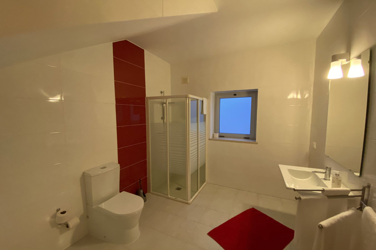 Bathroom 5, Villas Mare Residence, Nazaré