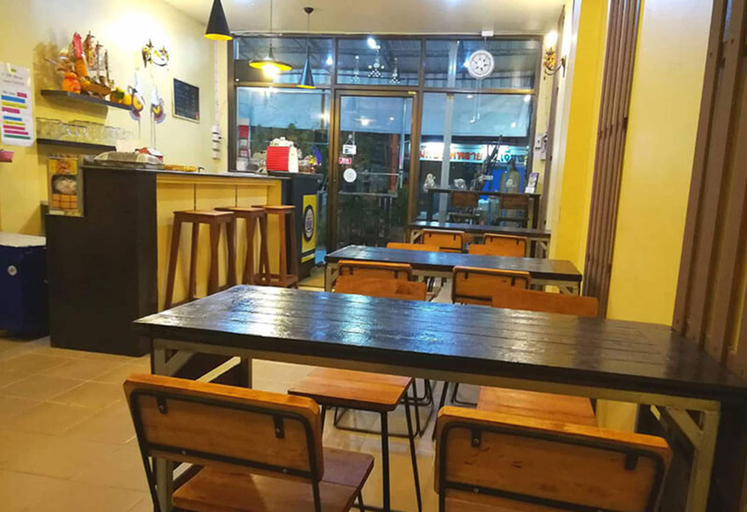 Food & Drinks