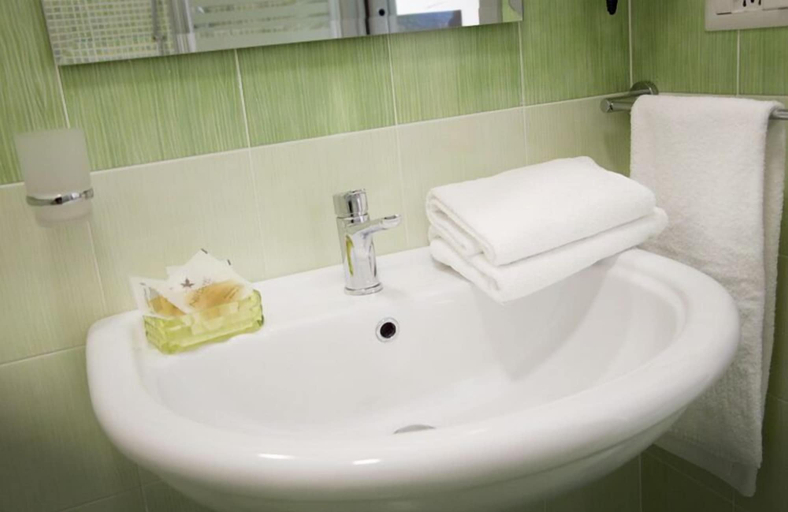Bathroom 5, Il Centenario, Salerno