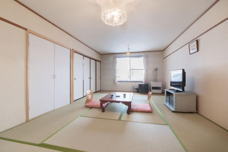 Bedroom 2, Katsurada, Shari