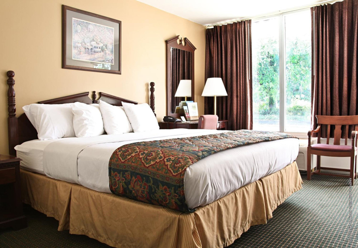 Bedroom 2, Carmel Inn & Suites, Lafourche