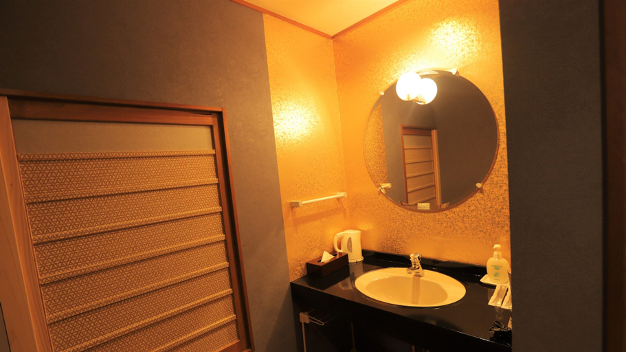 Bathroom 4, Kaichoen, Sakaiminato