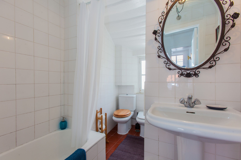 Bathroom 4, Alfama Sunny & Typical Apartment, By TimeCooler, Lisbon