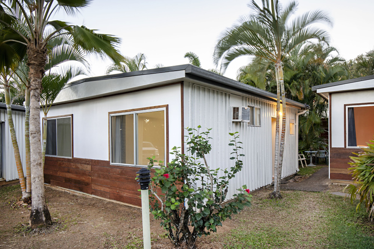 Exterior & Views 2, Bush Village Holiday Cabins, Whitsunday