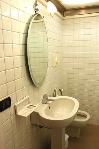 Bathroom 5, Aurora Appartamenti, Brescia