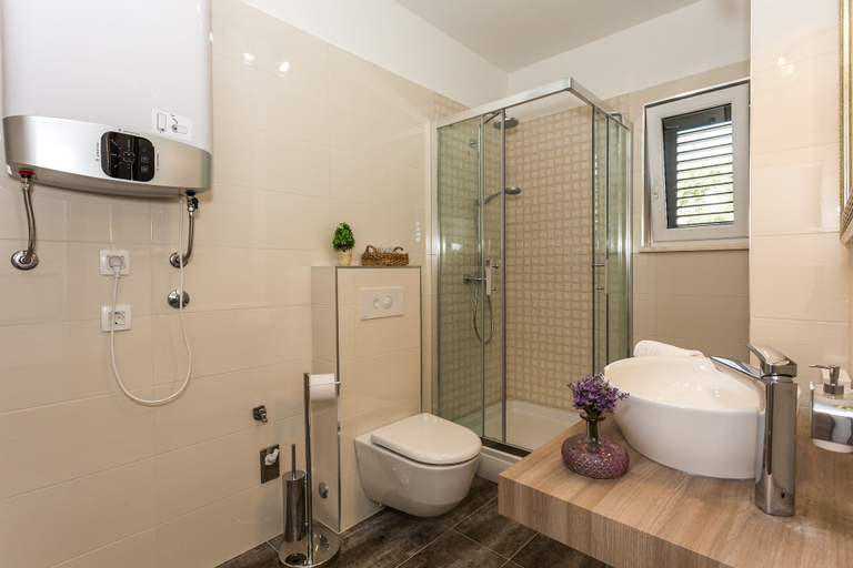 Bathroom 4, Villa Rusula, Kaštela