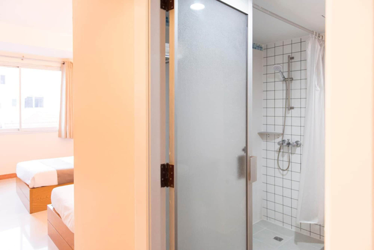 Bathroom 5, K.S. Pavilion Hotel, Muang Nakhon Ratchasima