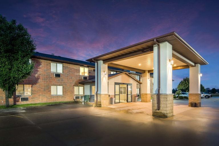 Exterior & Views