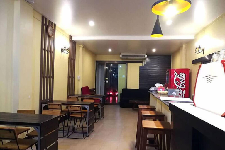 Food & Drinks 5, Tukkys Place, Muang Chiang Mai