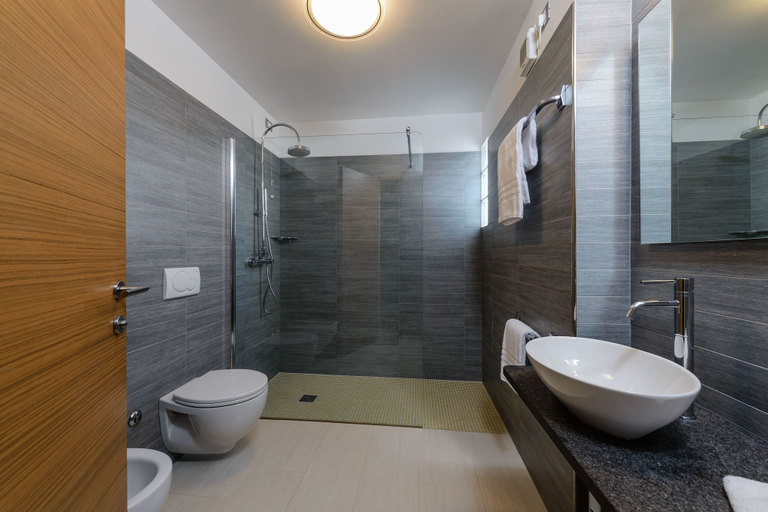 Bathroom 5, Hotel Bella Venezia Mare, Udine