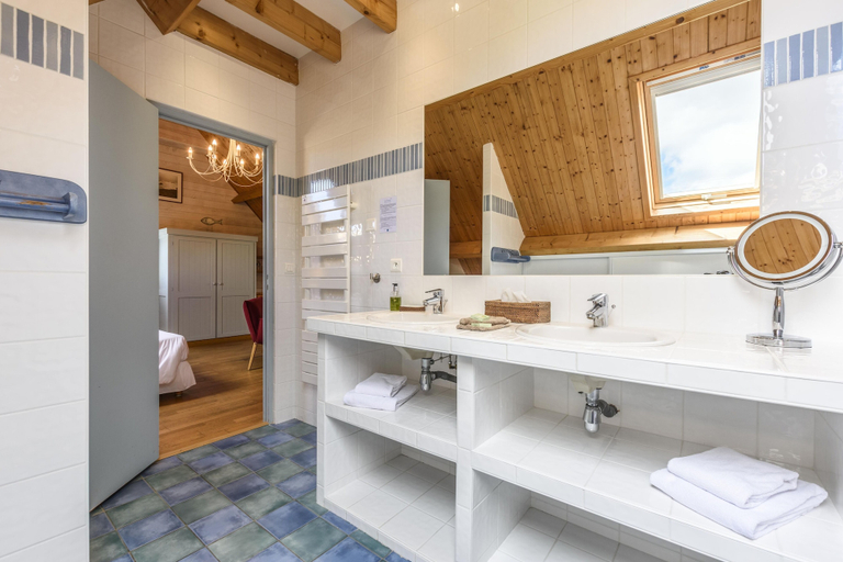 Bathroom 4, La Désirade - Hôtel, Spa et Restaurant, Morbihan