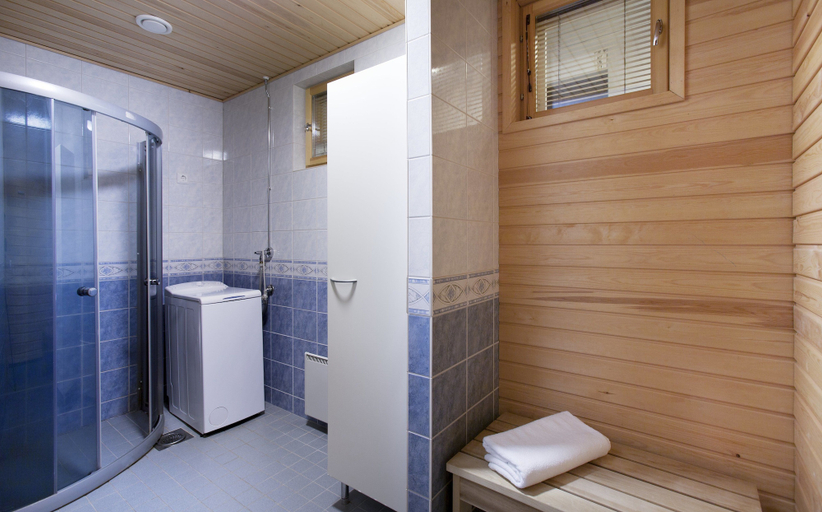 Bathroom 4, Holiday Club Saariselkä Apartments, Lapland