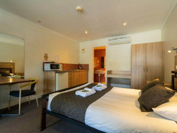 Bedroom 3, Hahndorf Old Mill Motel, Adelaide