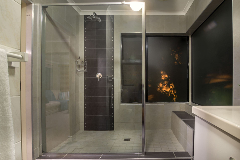 Bathroom 4, Atlantic Bay Lodge, City of Cape Town