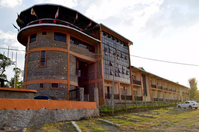 Exterior & Views
