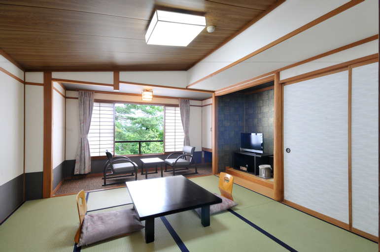 Bedroom 4, Kurobe Kanko Hotel, Ōmachi
