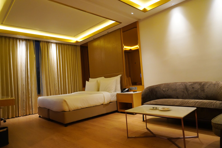 Bedroom 3, Nirvana Luxury Hotel Ludhiana, Ludhiana