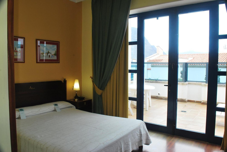 Bedroom 3, Hotel Puerto de las Nieves, Las Palmas