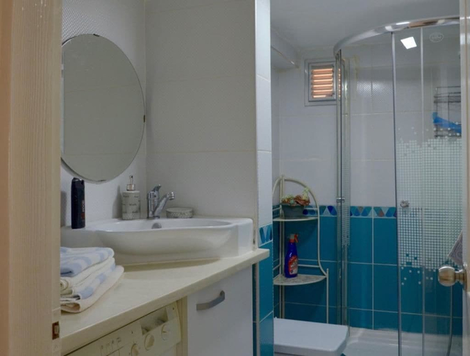Bathroom 2, Cozy Flat Bakirkoy, Bakırköy