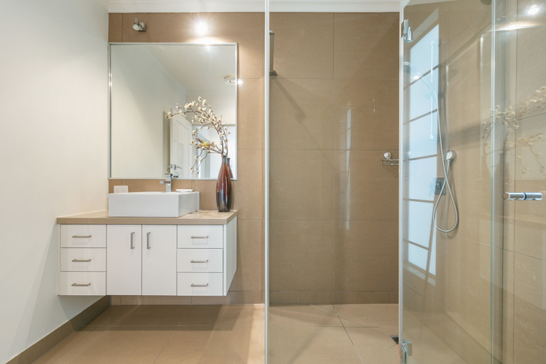 Bathroom, BOUTIQUE STAYS - Sandy Breeze 3, Melbourne