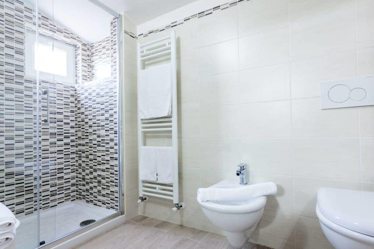 Bathroom 5, Hotel San Giacomo, Perugia
