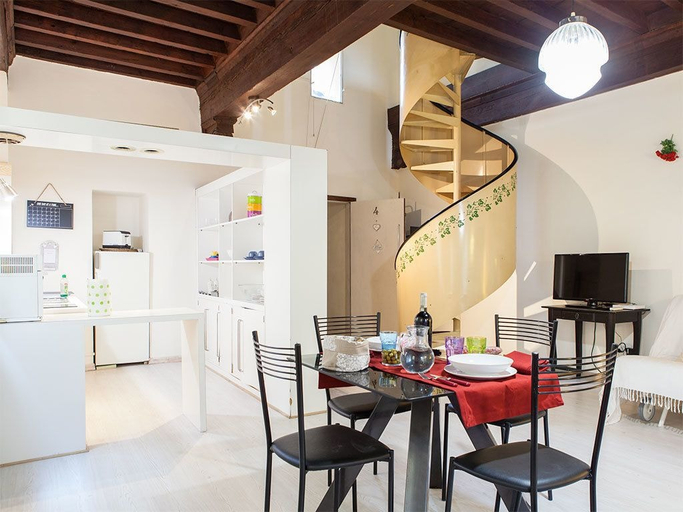 Others 4, Terme Apartment, Florence