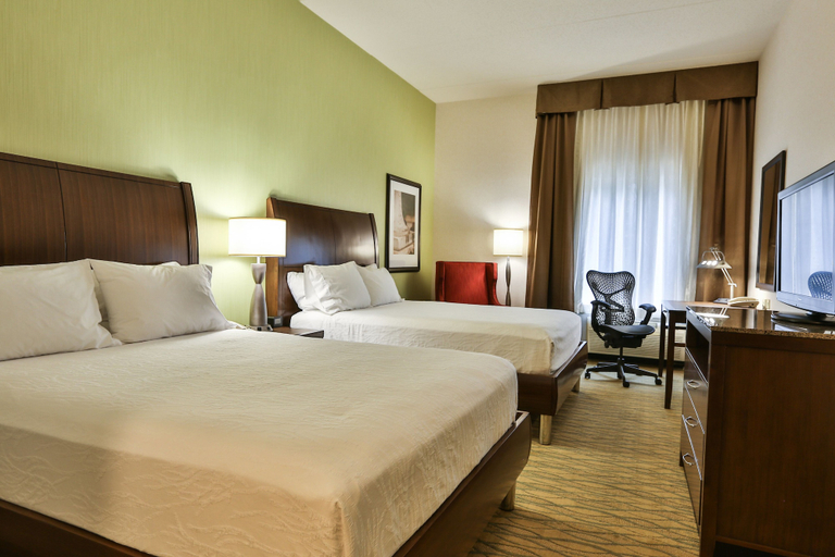 Bedroom 3, Hilton Garden Inn State College, Centre