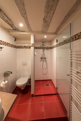 Bathroom 4, Hôtel Le Parc, Yvelines