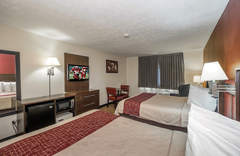 Bedroom 3, Red Roof Inn & Suites Hermitage, Mercer