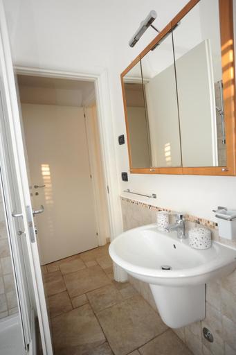 Bathroom 4, L'antico Trullo, Brindisi