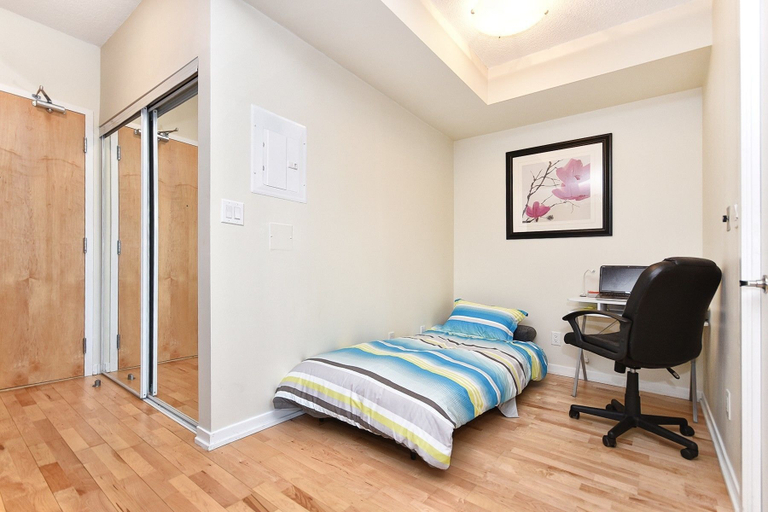 Bedroom 3, Applewood Suites - Luxury Condo, Toronto