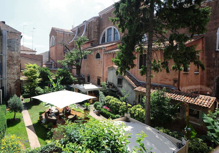 Others 5, Hotel Abbazia, Venezia
