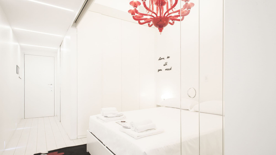 Room 4, Hemeras Boutique House Aparthotel Duomo 11, Milano