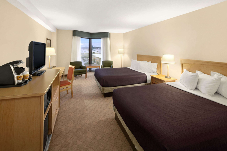 Bedroom 4, Travelodge by Wyndham Saskatoon, Division No. 11