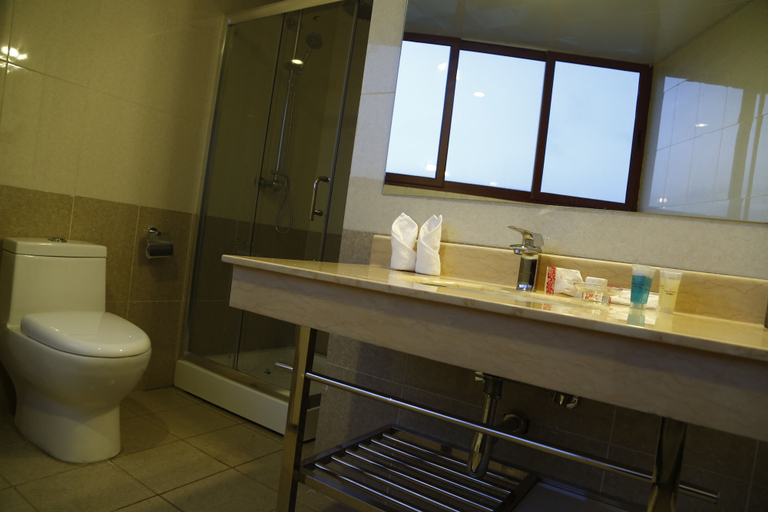 Bathroom 5, Ye-Afoli International Hotel, Addis Abeba