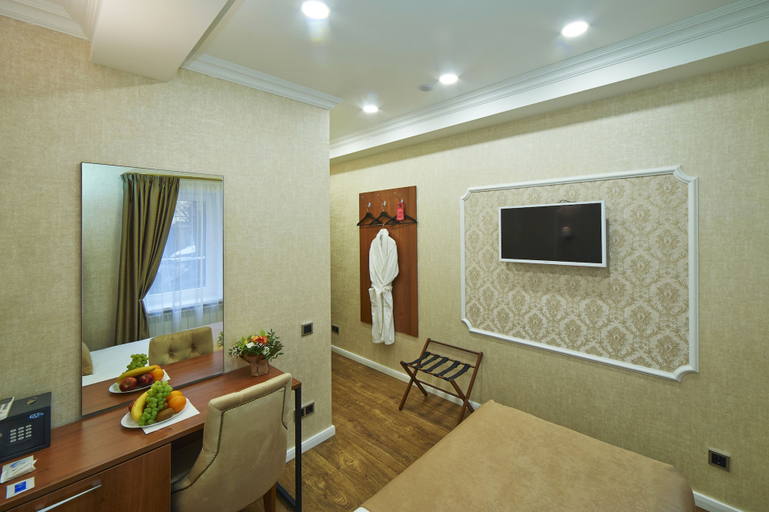 Others 5, Markell Hotel, Northern