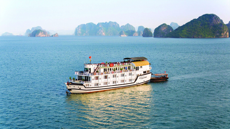 Paloma Cruise, Hạ Long